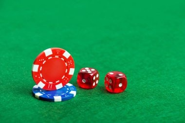 Live roulette wheel with dealer on link protogel